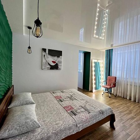 Studio Apartment Center クレメンチューク エクステリア 写真